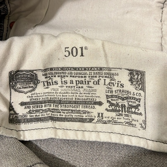 Levi's Men's 501 Orig Stretch Mid Rise Reg Fit Straight Leg Jeans - Size 42x32 - Picture 13 of 13